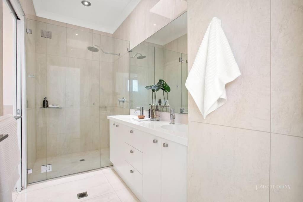 Quay Largo: Riverside Haven Noosaville Luaran gambar